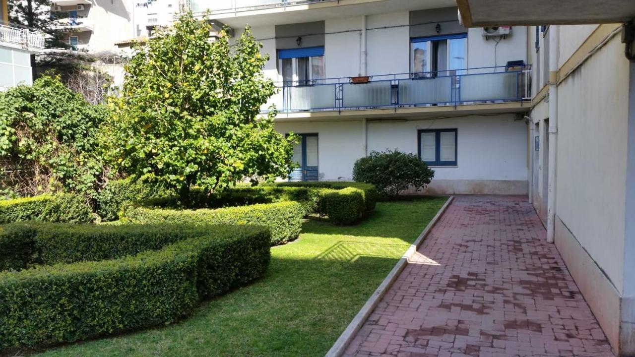 Отель Tora House Катания Экстерьер фото